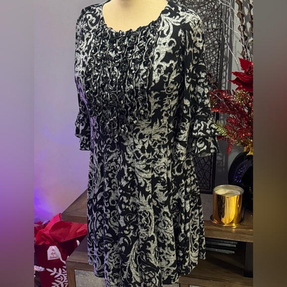 Chris McLaughlin Black & Gray Scroll Print Ruffle Front Dress | 10P Petite - Picture 2 of 9